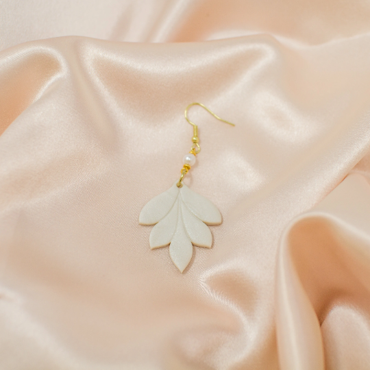 Ivory 18K Gold Pearl Dangle Drop Earrings